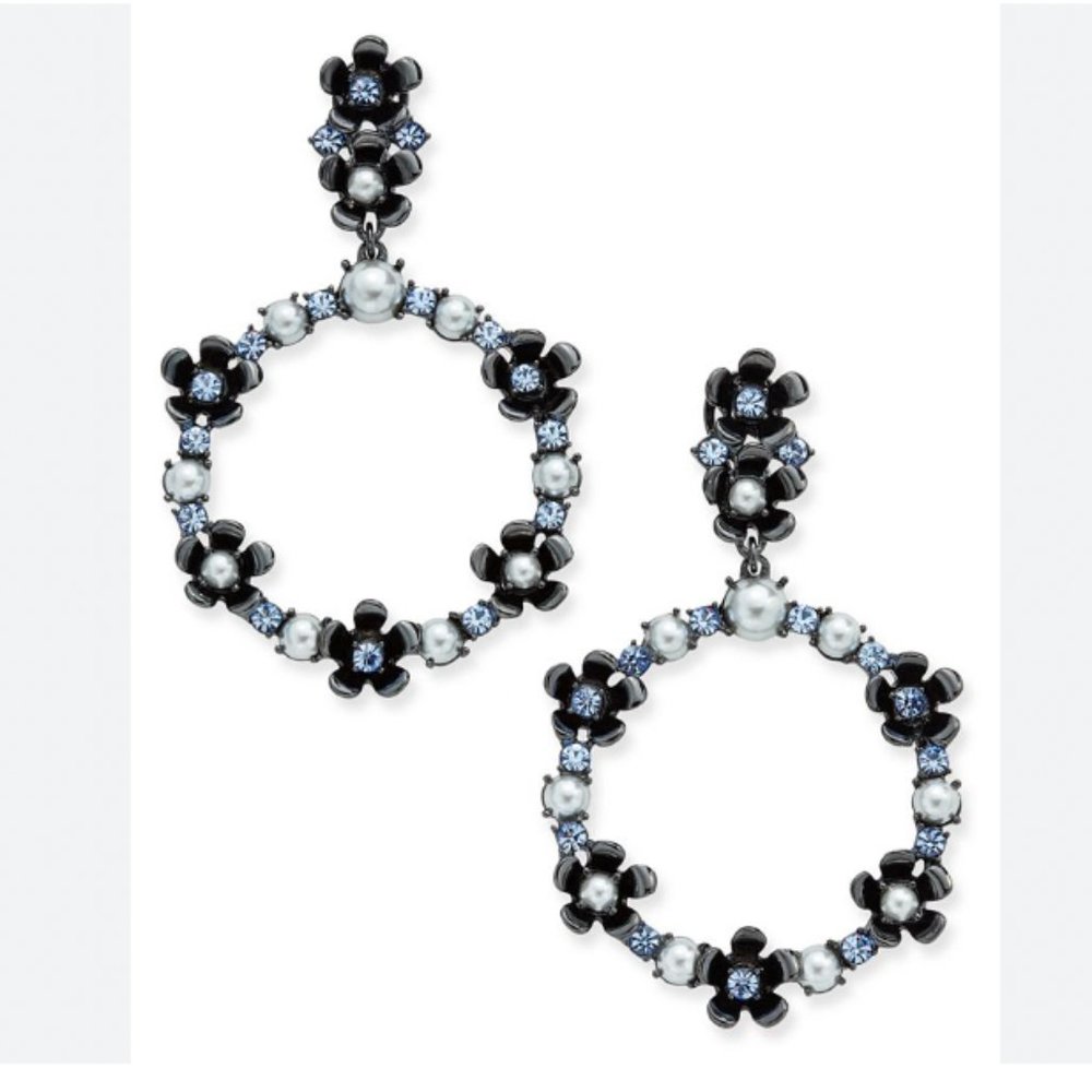 kate spade Hematite-Tone Imitation Pearl and Flower Gypsy Hoop Earrings nwot - Picture 1 of 2